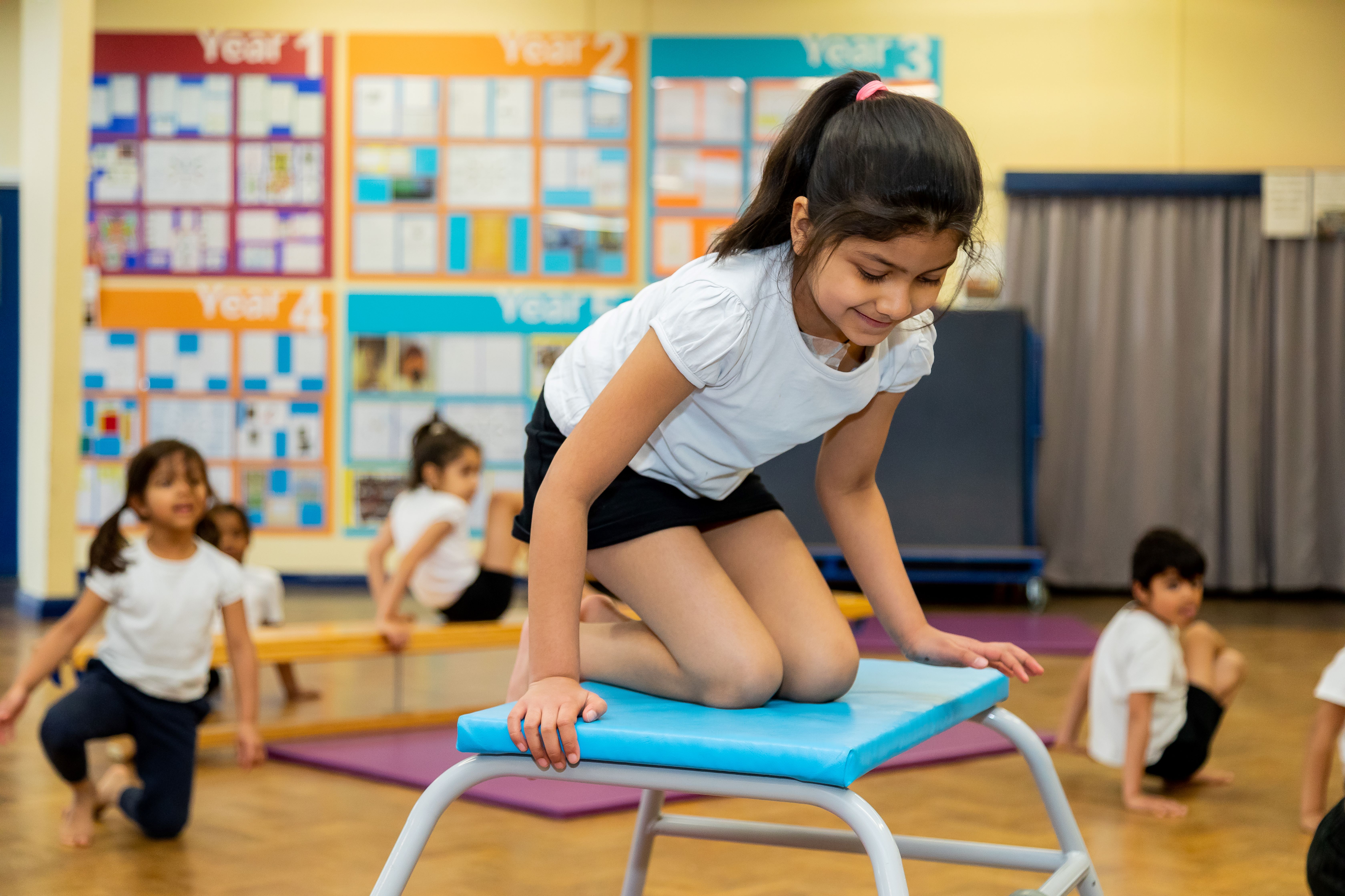 pupil in gym class KAM_5650